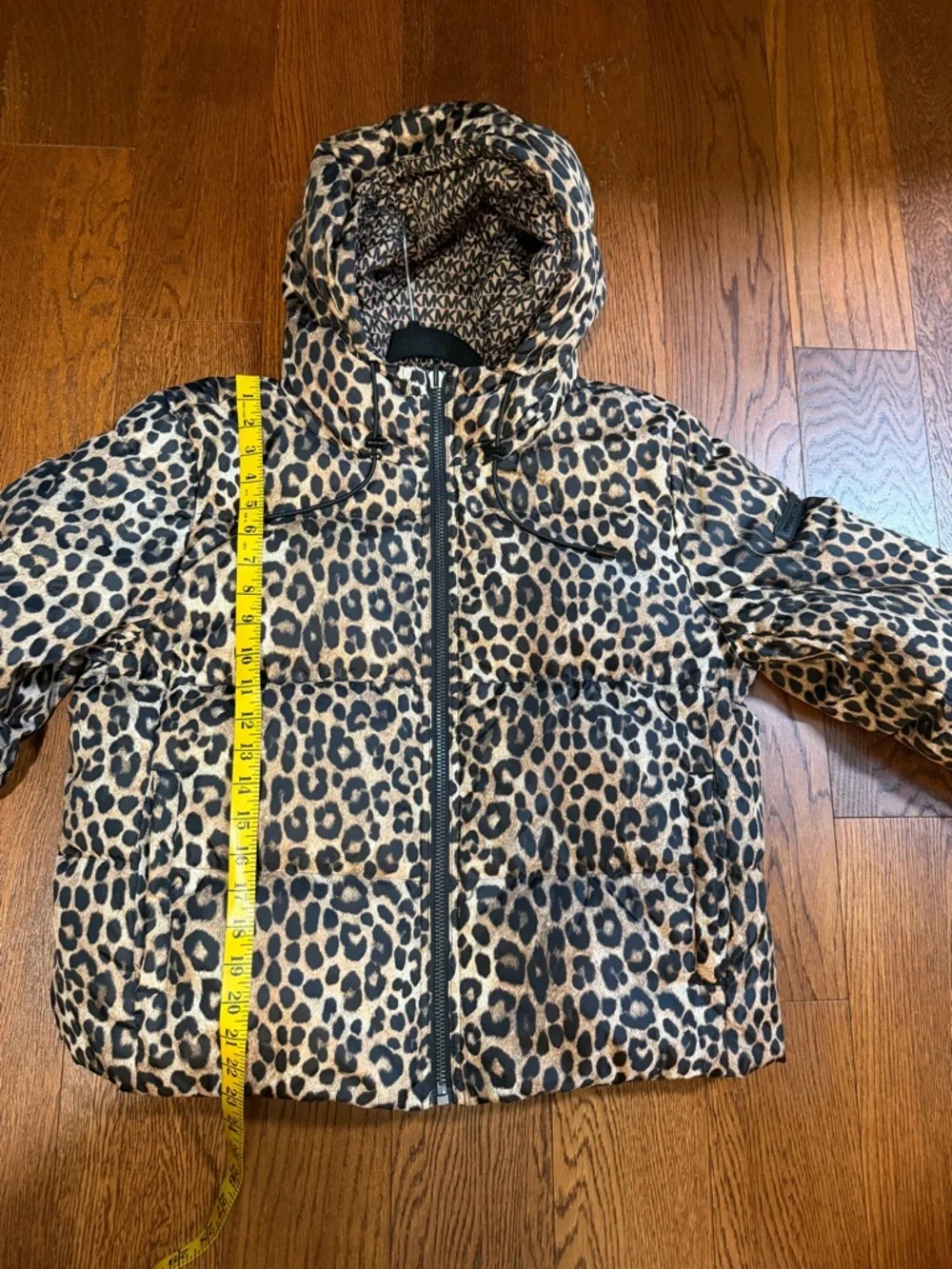 MICHAEL Michael Kors
Reversible Leopard & Logo-Print Down Jacket - Picture 12 of 12